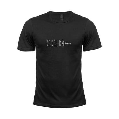 wizualizacja męskiego czarnego t-shirta z białym napisem "Cicho sza"
